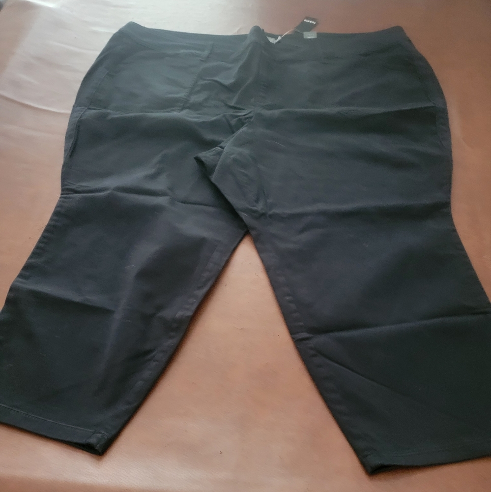 NWT Torrid Black Crop Jean Pant/Trouser